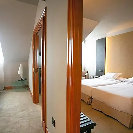 Hotel Sercotel Ciudad De 4*